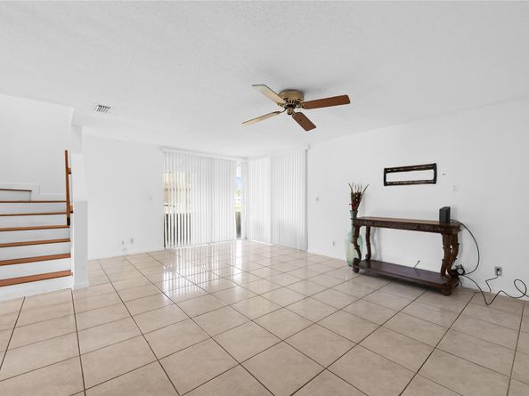 1343 Sussex Dr 1343, North Lauderdale FL 33068