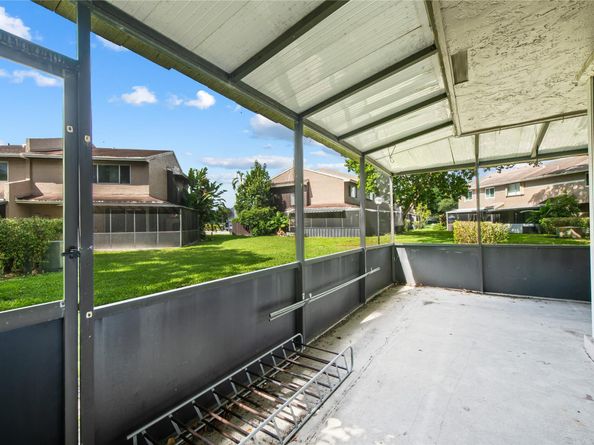 1343 Sussex Dr 1343, North Lauderdale FL 33068