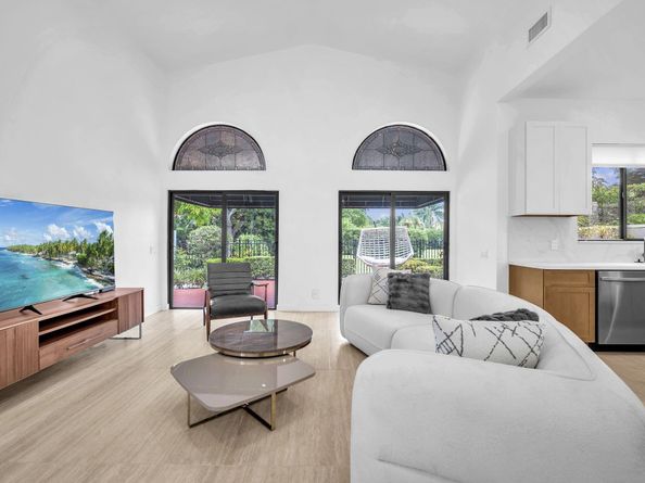 6438 Via Rosa, Boca Raton FL 33433