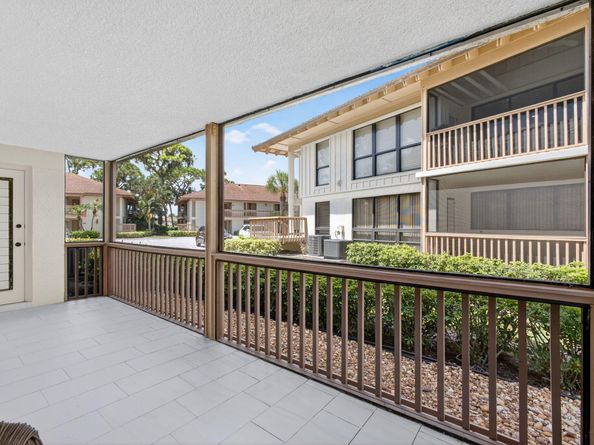 311 Brackenwood Circle, Palm Beach Gardens FL 33418