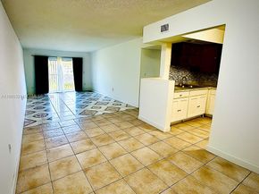 3700 NW 21st Street 109, Lauderdale Lakes FL 33311