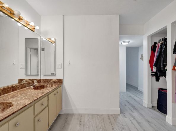 2800 N 46th Ave A404, Hollywood FL 33021