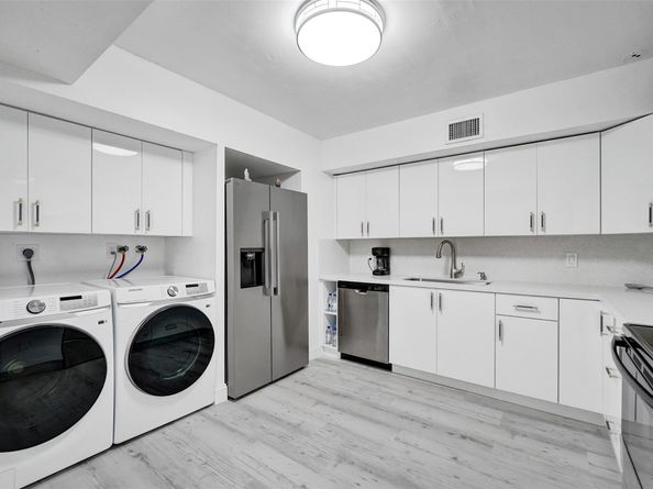 2800 N 46th Ave A404, Hollywood FL 33021