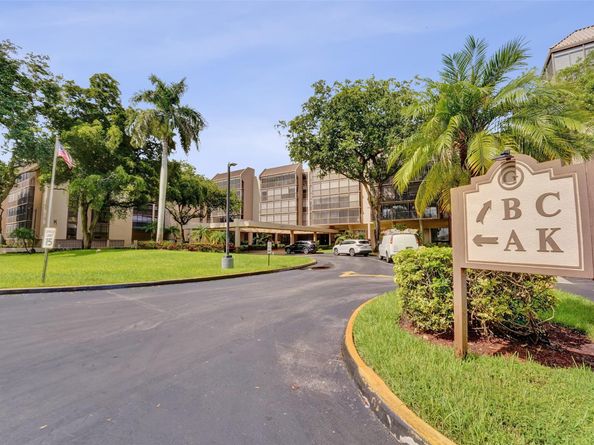 2800 N 46th Ave A404, Hollywood FL 33021