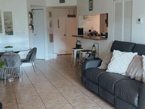 953 Coral Club Drive 953, Coral Springs FL 33071