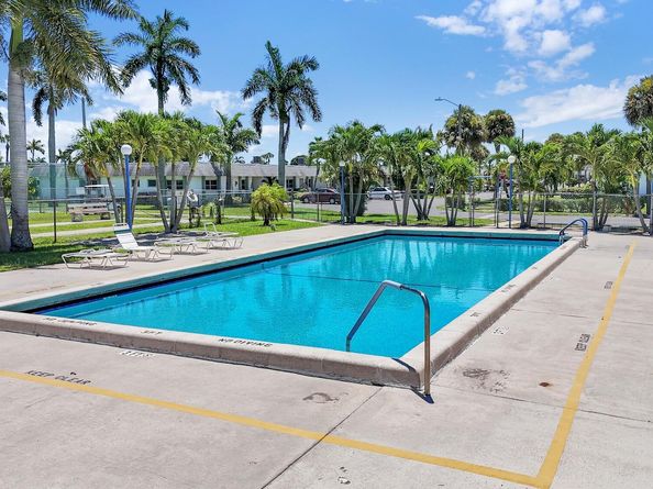 2638 Gately Drive E 111, West Palm Beach FL 33415