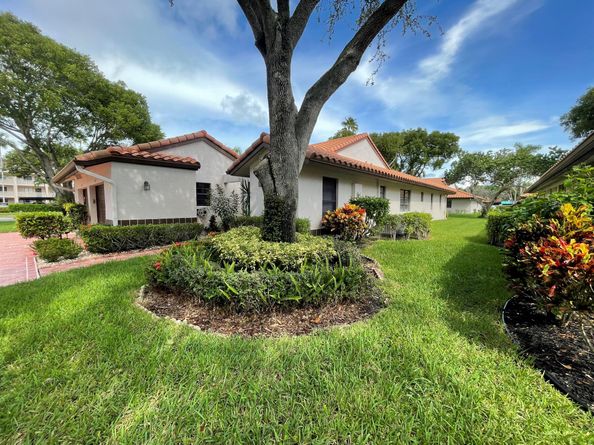 6157 Sunny Pointe Circle, Delray Beach FL 33484