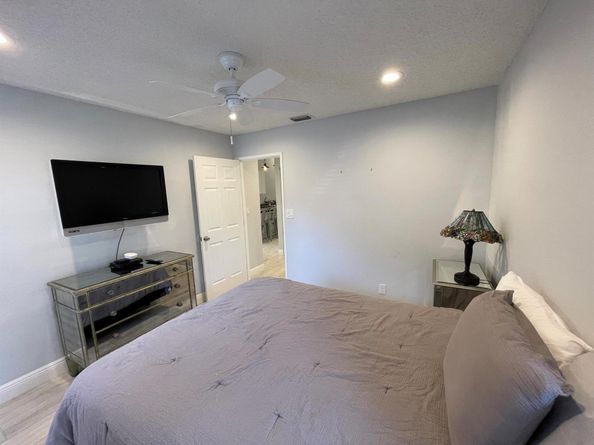 6157 Sunny Pointe Circle, Delray Beach FL 33484