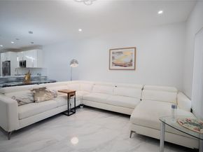 4723 SW 12th Pl, Deerfield Beach FL 33442