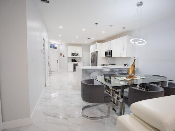 4723 SW 12th Pl, Deerfield Beach FL 33442