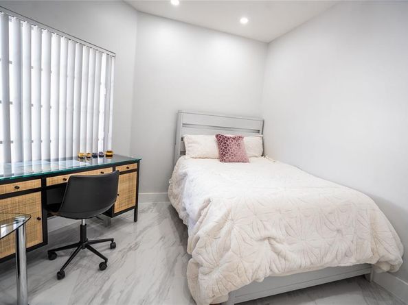 4723 SW 12th Pl, Deerfield Beach FL 33442