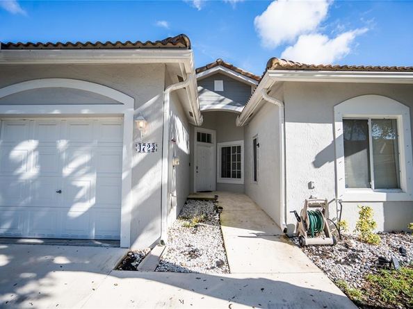 4723 SW 12th Pl, Deerfield Beach FL 33442