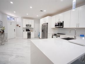 4723 SW 12th Pl, Deerfield Beach FL 33442