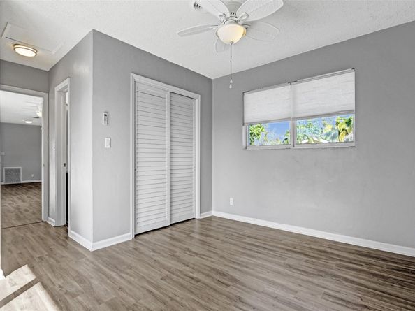 949 SE 10th Ct, Pompano Beach FL 33060