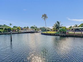 949 SE 10th Ct, Pompano Beach FL 33060