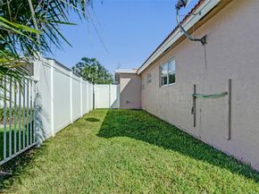 949 SE 10th Ct, Pompano Beach FL 33060