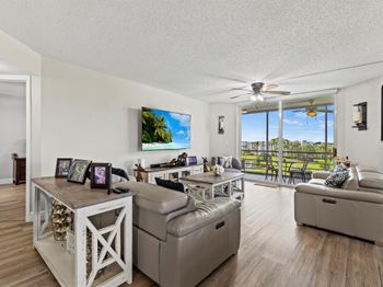 3465 Via Poinciana