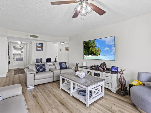 3465 Via Poinciana 606, Lake Worth FL 33467