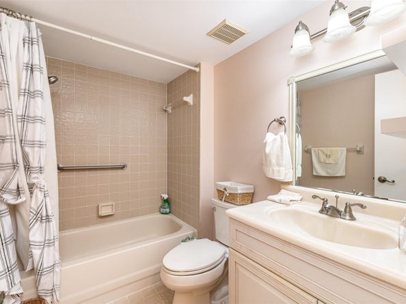3032 Lake Shore Dr 3032, Deerfield Beach FL 33442