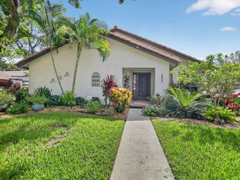 3032 Lake Shore Dr