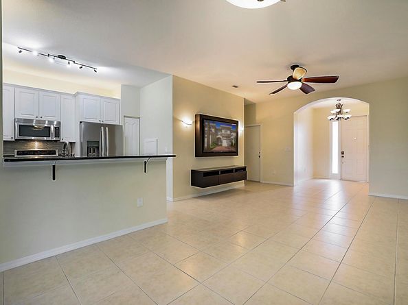 6135 Seminole Gardens Circle E, Riviera Beach FL 33418