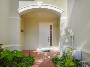 6135 Seminole Gardens Circle E, Riviera Beach FL 33418