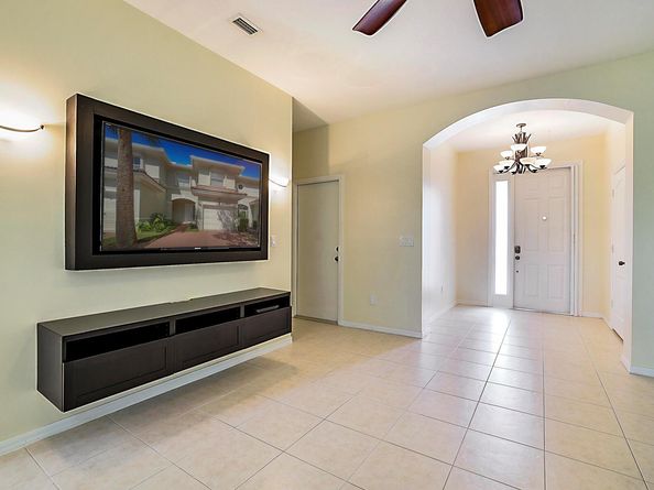 6135 Seminole Gardens Circle E, Riviera Beach FL 33418