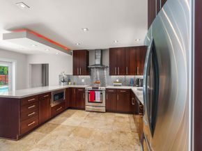 2524 NE 37th Dr, Fort Lauderdale FL 33308