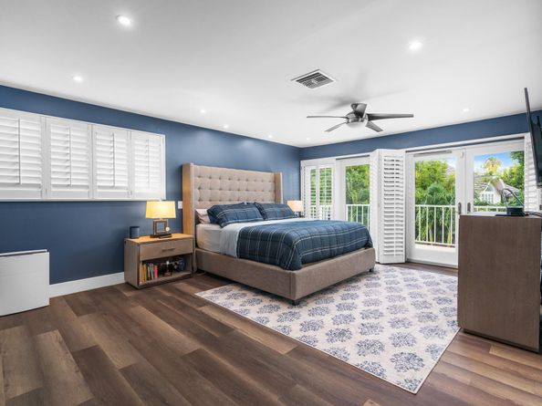 2524 NE 37th Dr, Fort Lauderdale FL 33308