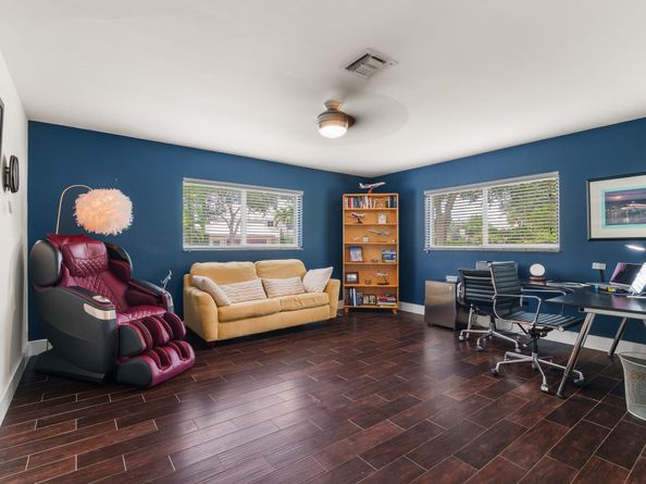 2524 NE 37th Dr, Fort Lauderdale FL 33308