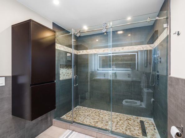 2524 NE 37th Dr, Fort Lauderdale FL 33308