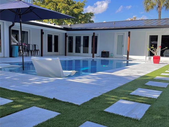 2524 NE 37th Dr, Fort Lauderdale FL 33308