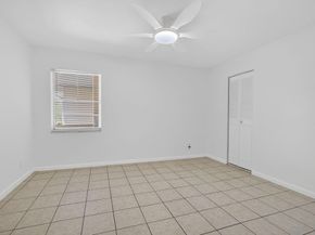 126 Sparrow Dr 10B, Royal Palm Beach FL 33411