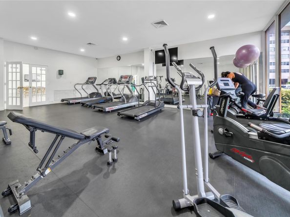 100 Golden Isles Dr 611, Hallandale Beach FL 33009