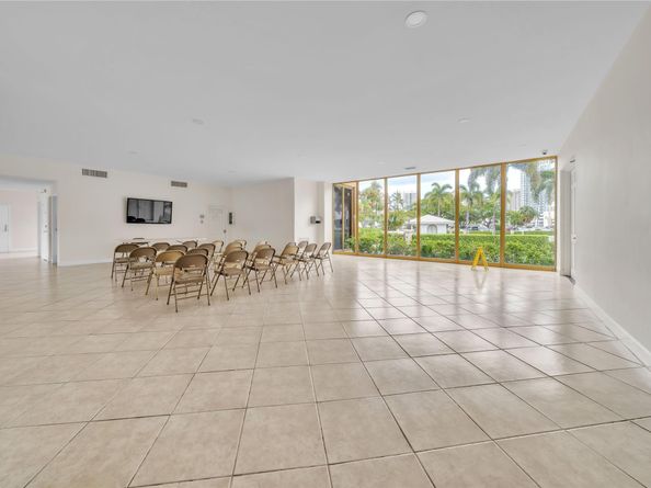100 Golden Isles Dr 611, Hallandale Beach FL 33009