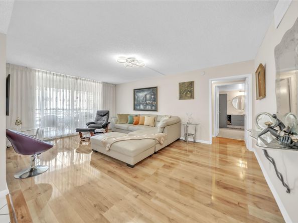 100 Golden Isles Dr 611, Hallandale Beach FL 33009