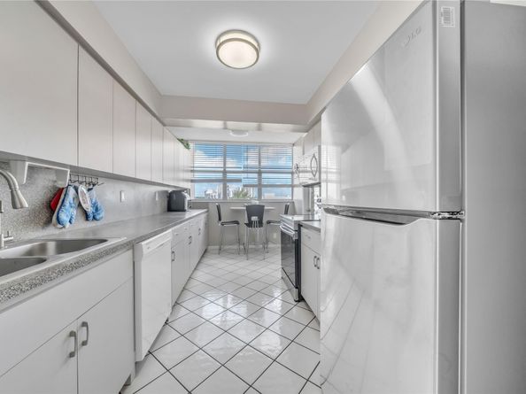 100 Golden Isles Dr 611, Hallandale Beach FL 33009