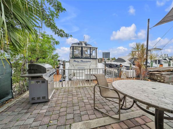 100 Golden Isles Dr 611, Hallandale Beach FL 33009
