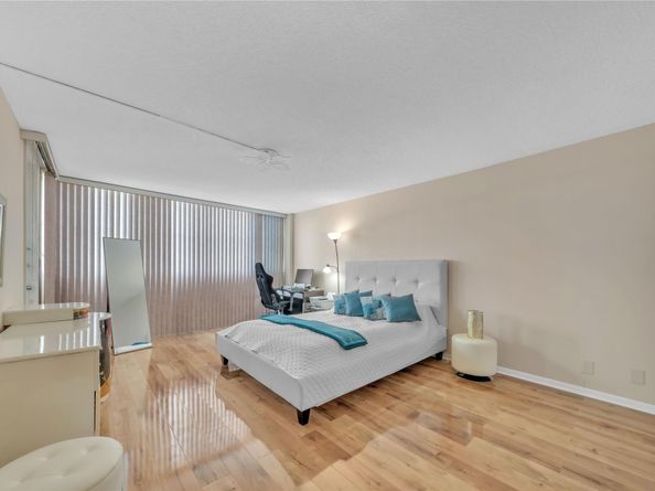 100 Golden Isles Dr 611, Hallandale Beach FL 33009