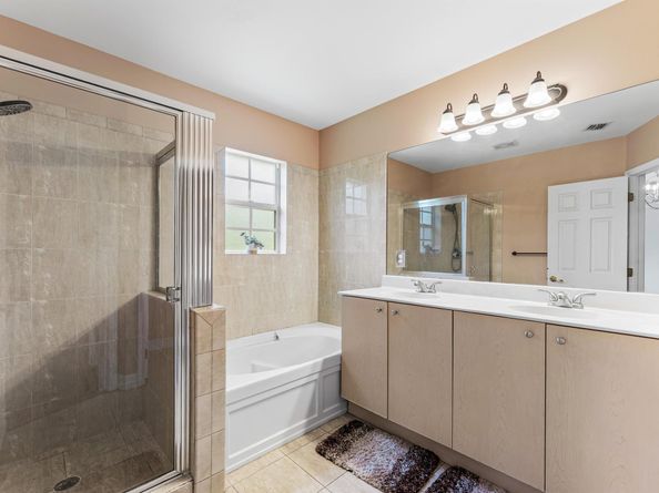 21 Largo Way, Boynton Beach FL 33426