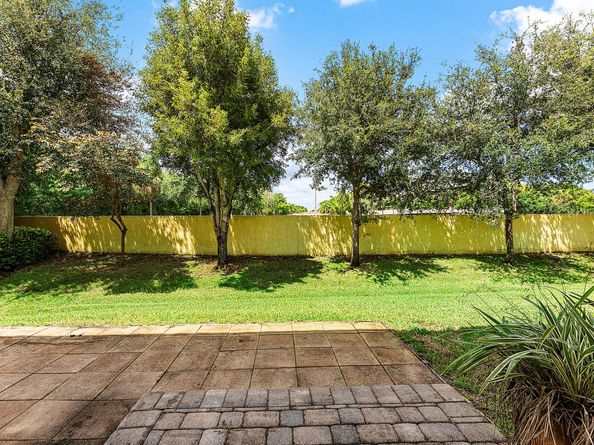 21 Largo Way, Boynton Beach FL 33426