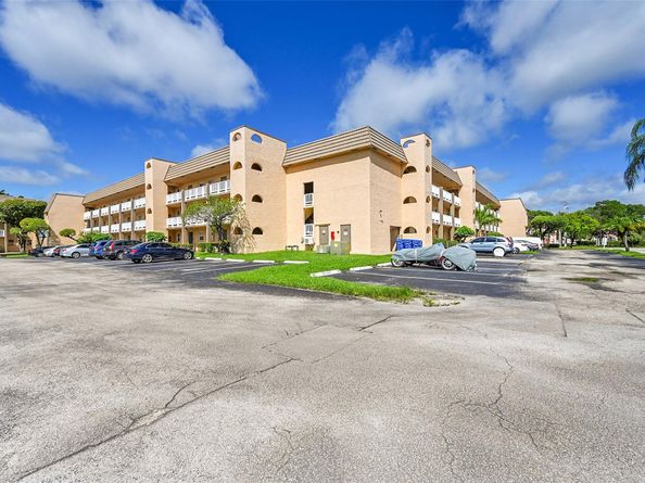 9380 Sunrise Lakes Blvd 206, Sunrise FL 33322