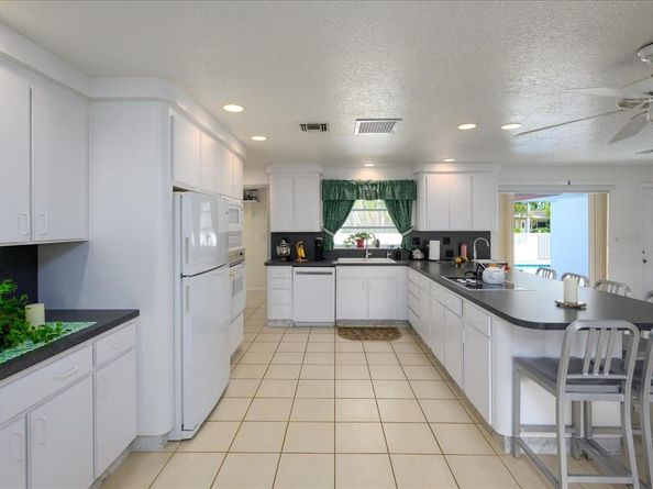 200 SE 11th St, Pompano Beach FL 33060