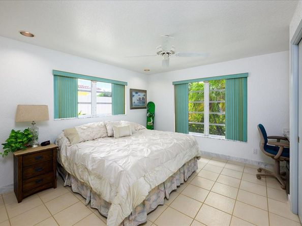 200 SE 11th St, Pompano Beach FL 33060
