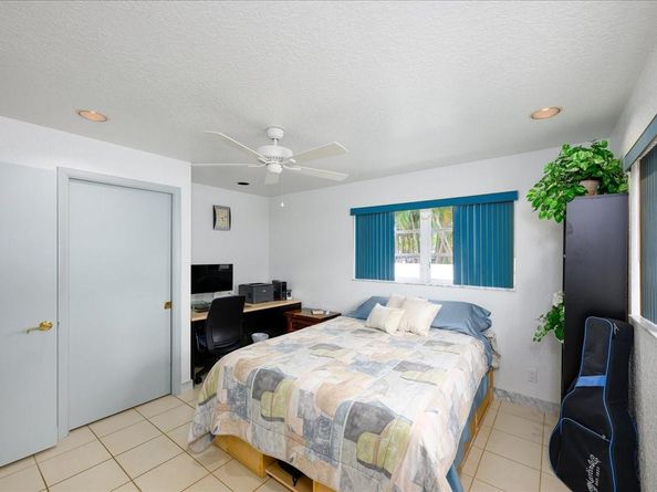 200 SE 11th St, Pompano Beach FL 33060