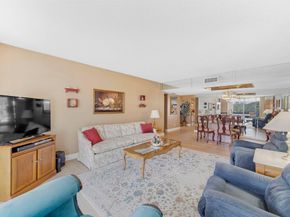 6698 10th Avenue N 327, Lake Worth FL 33467