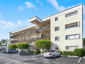 300 Waterway Drive S 407, Lantana FL 33462