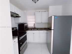 870 NW 87th Avenue 110, Miami FL 33172