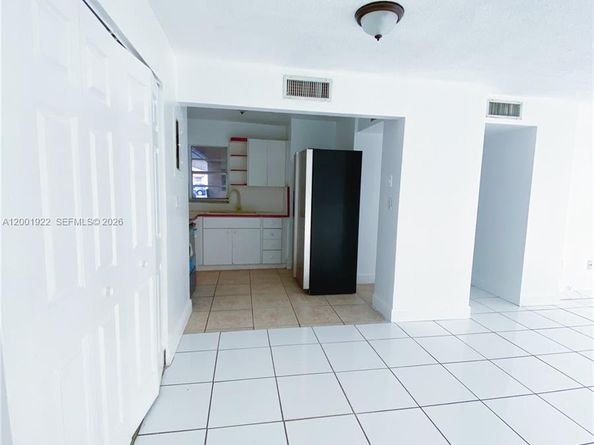 870 NW 87th Avenue 110, Miami FL 33172