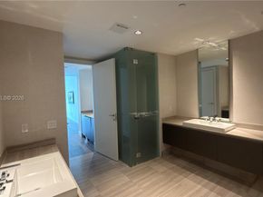 3250 NE 188th Street 204, Aventura FL 33180